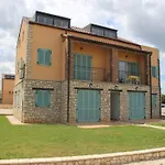 Apartment Tia