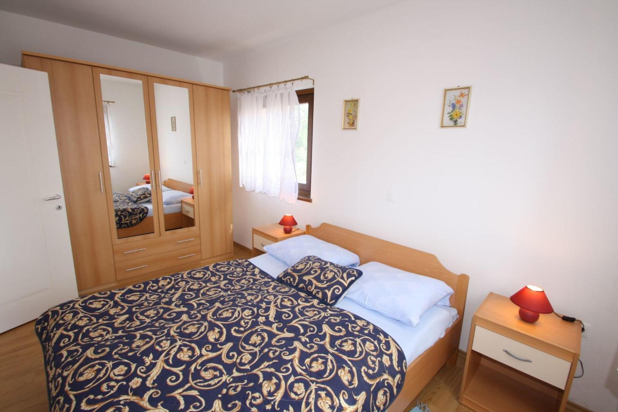 Tia Apartment